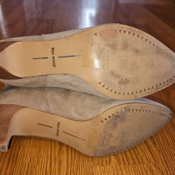 Dolce Vita Dee Truffle Suede Kitten Heel Bootie - Chic & Comfortable Size 6.5 - Picture 3 of 6